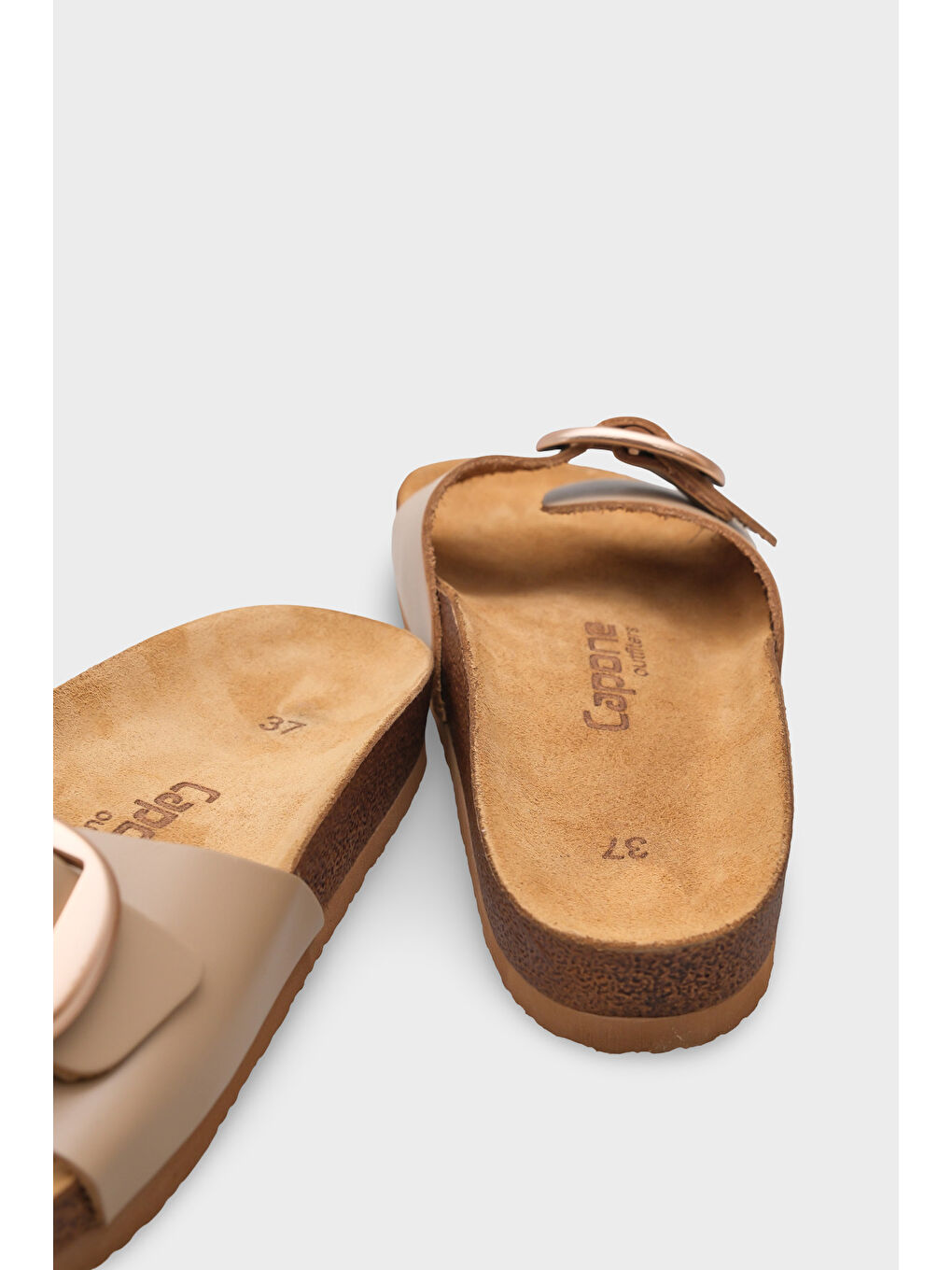 Bej Lee Büyük Tokalı Anatomik Mantar Tabanlı Deri Terlik-3