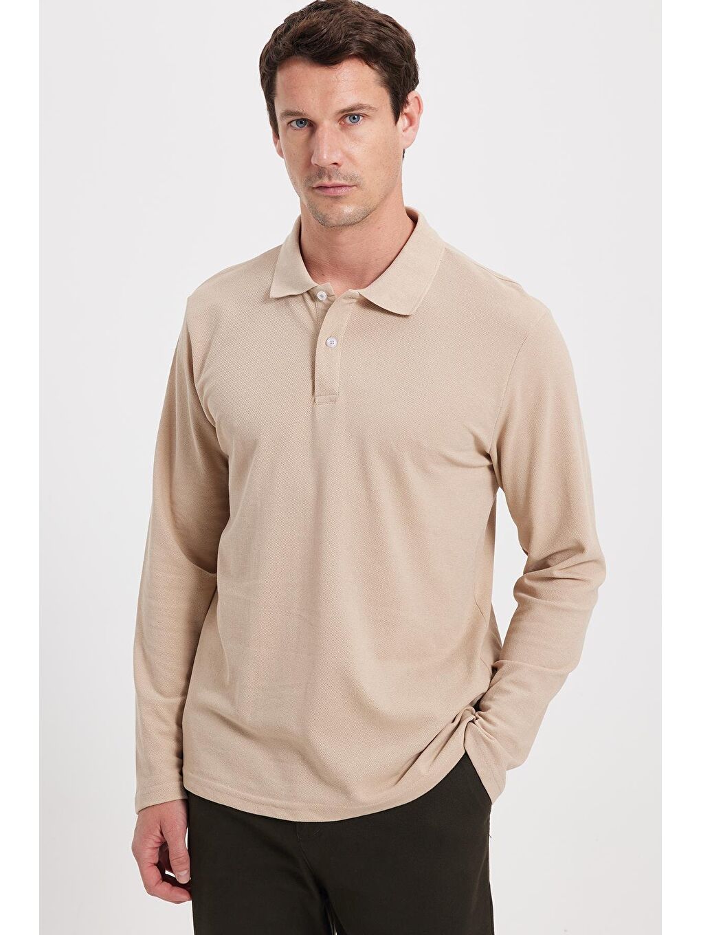 Bej Erkek Standart Fit Rahat Kesim Pamuklu Yumuşak Dokulu Düz Pike Uzun Kollu Taş Polo Yaka Tişört-3