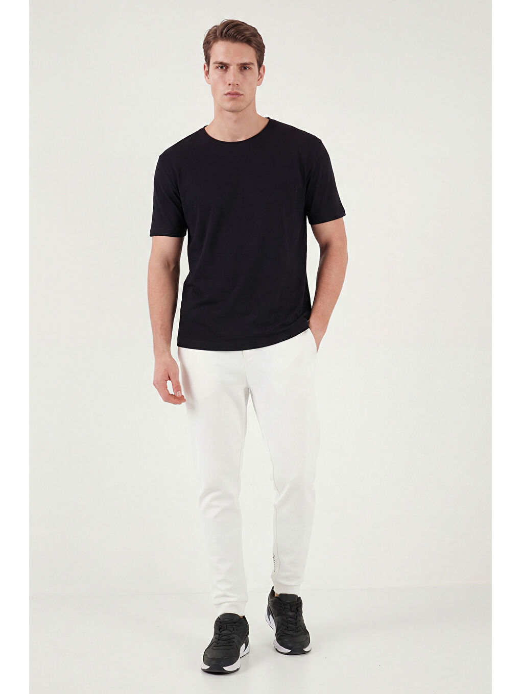 Siyah Pamuklu Regular Fit Bisiklet Yaka T Shirt 5904074-1