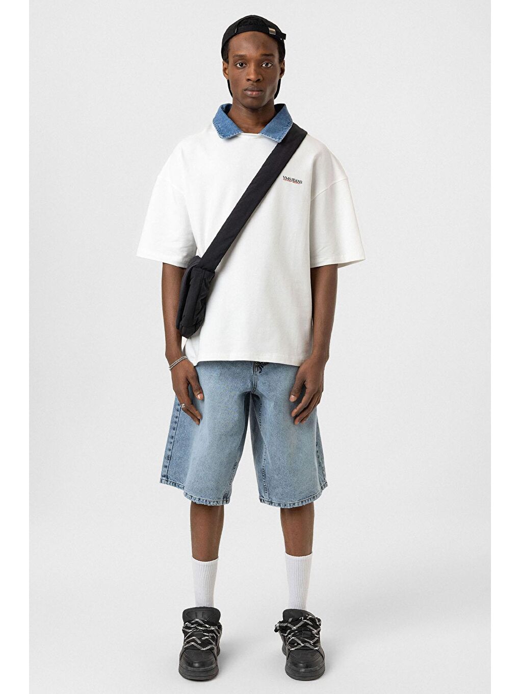 Polo Yaka Yazı Detaylı Oversize Tişört Ekru