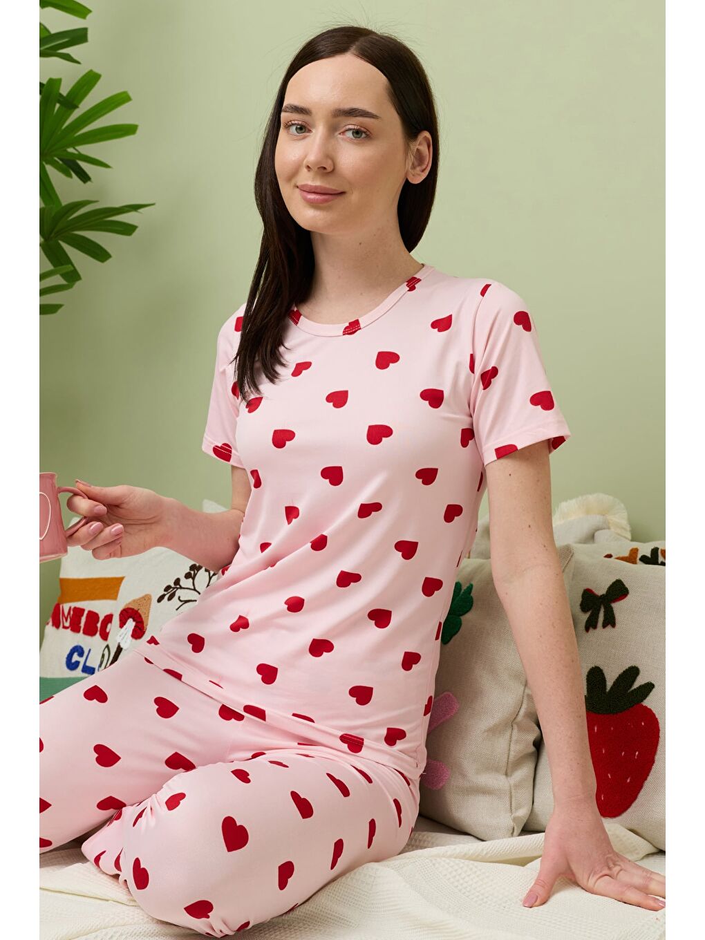 Pembe Büyük Kalpli Desenli Bisiklet Yaka Kısa Kollu Pijama Takımı-1