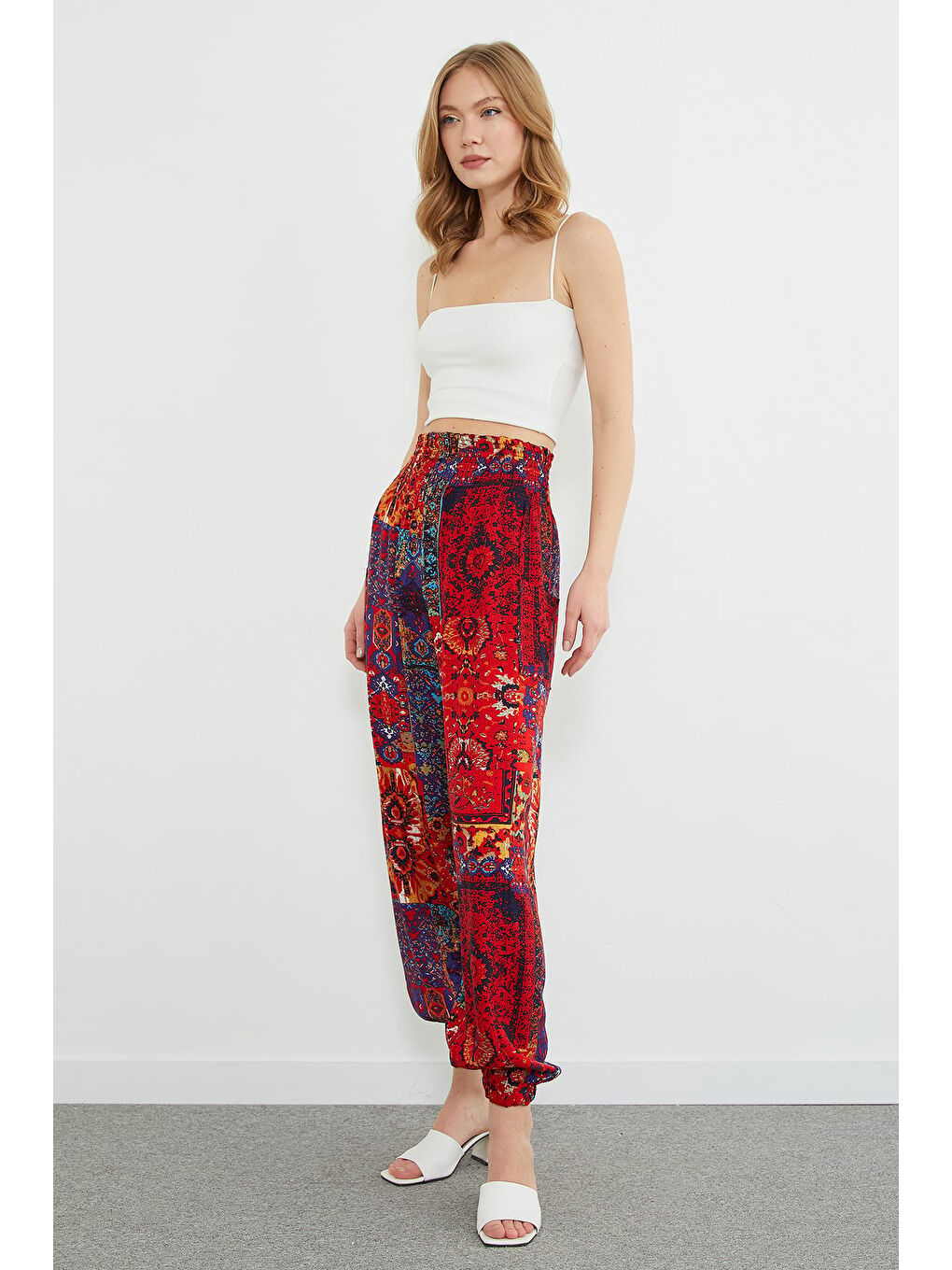 Kırmızı Etnik Desenli Beli Gipeli Şalvar Pantolon-2