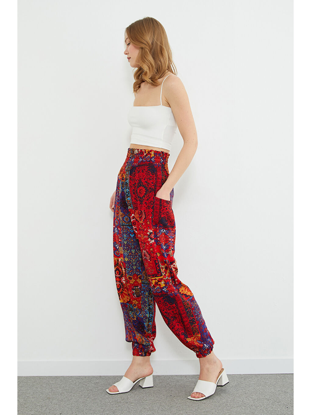 Kırmızı Etnik Desenli Beli Gipeli Şalvar Pantolon-3