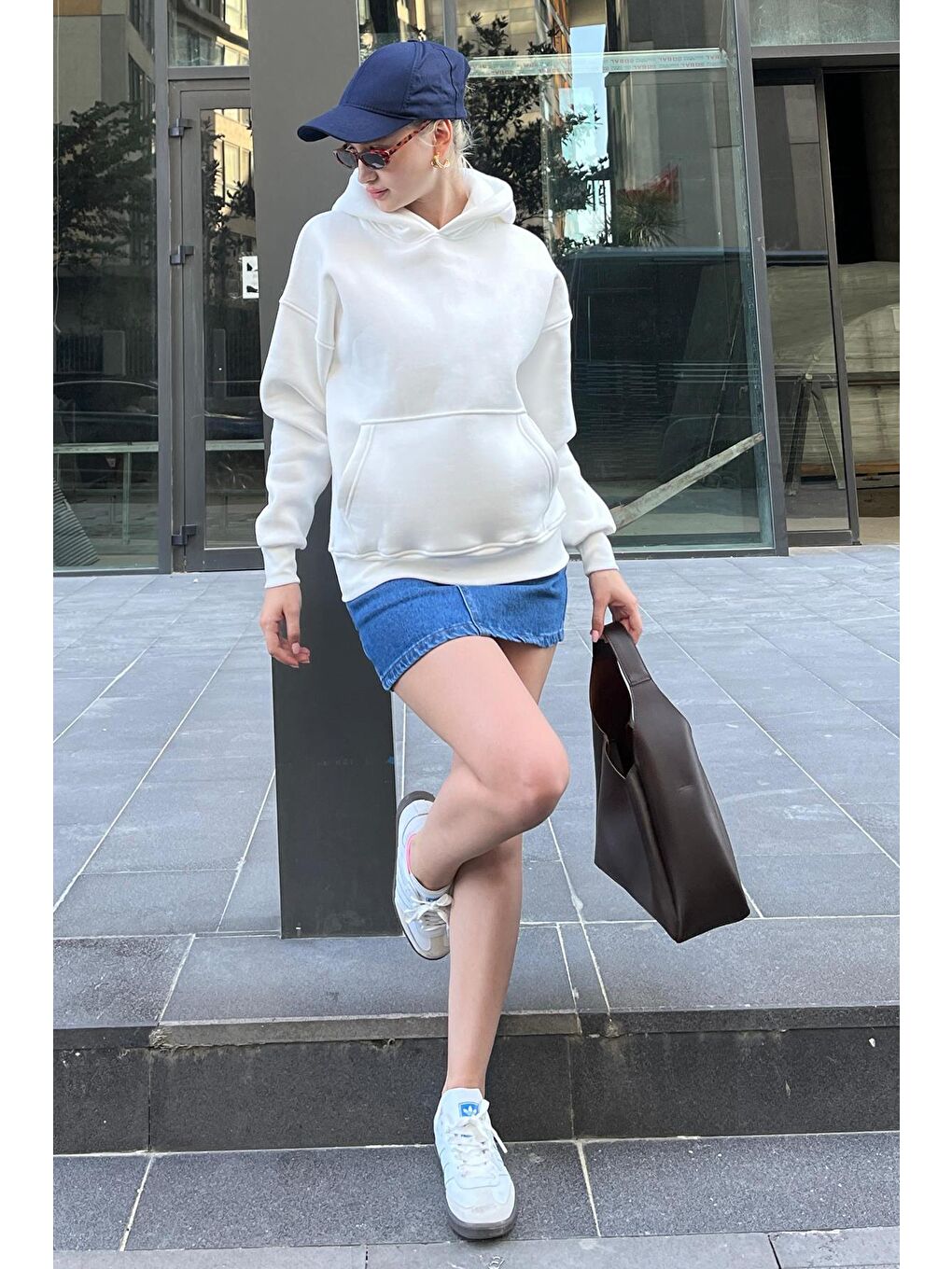 Madmext Ekru Kapüşonlu Şardonlu Oversize Cepli Sweatshirt MG2206 - 1