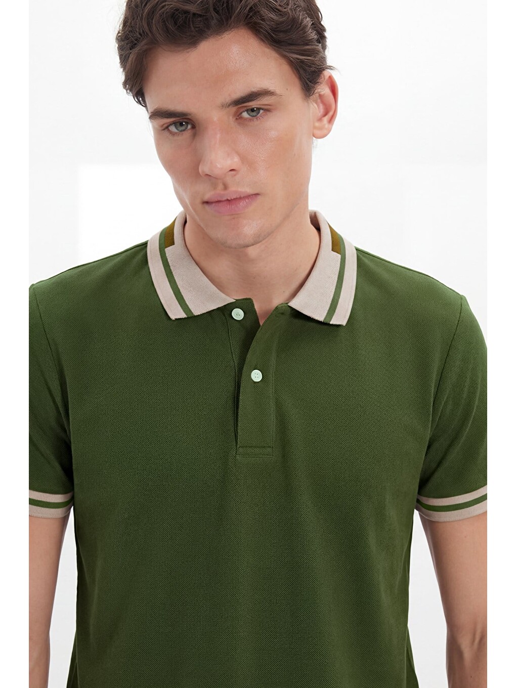 Erkek Slim Fit Dar Kesim %100 Pamuk Düz Pike Yaka Ve Kol Detaylı Haki Polo Yaka Tişört-4