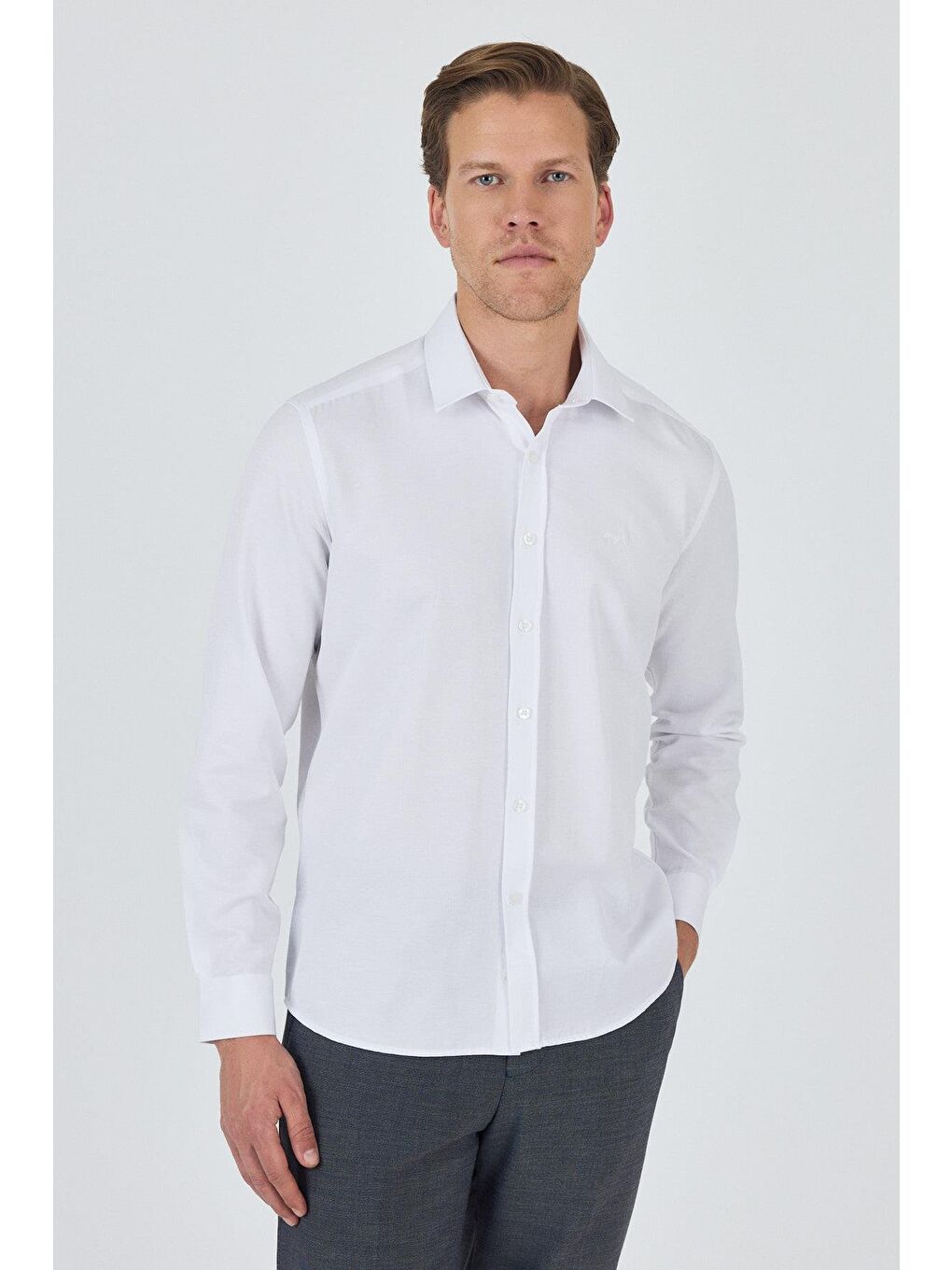 Beyaz Uzun Kol Desenli Armürlü Sert Yaka Cepsiz Pamuklu Classic Slim Fit Gömlek 1004250185-1