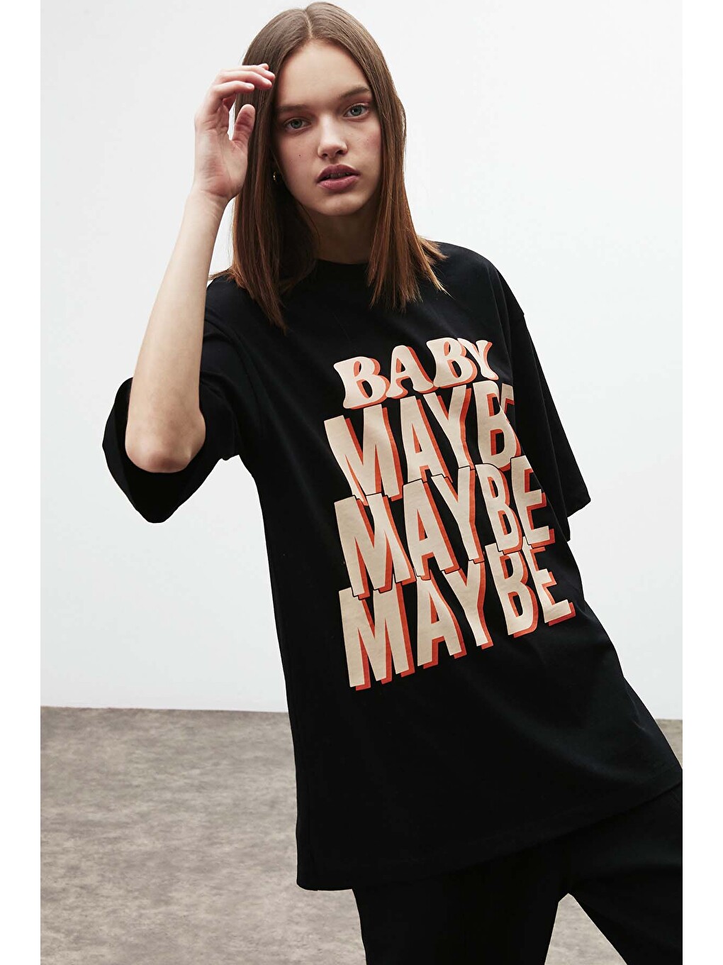 Maybe Kadın Yazı Kalıp Baskılı Oversize Fit %100 Organik Pamuklu Bisiklet Yaka Siyah T-shirt-3