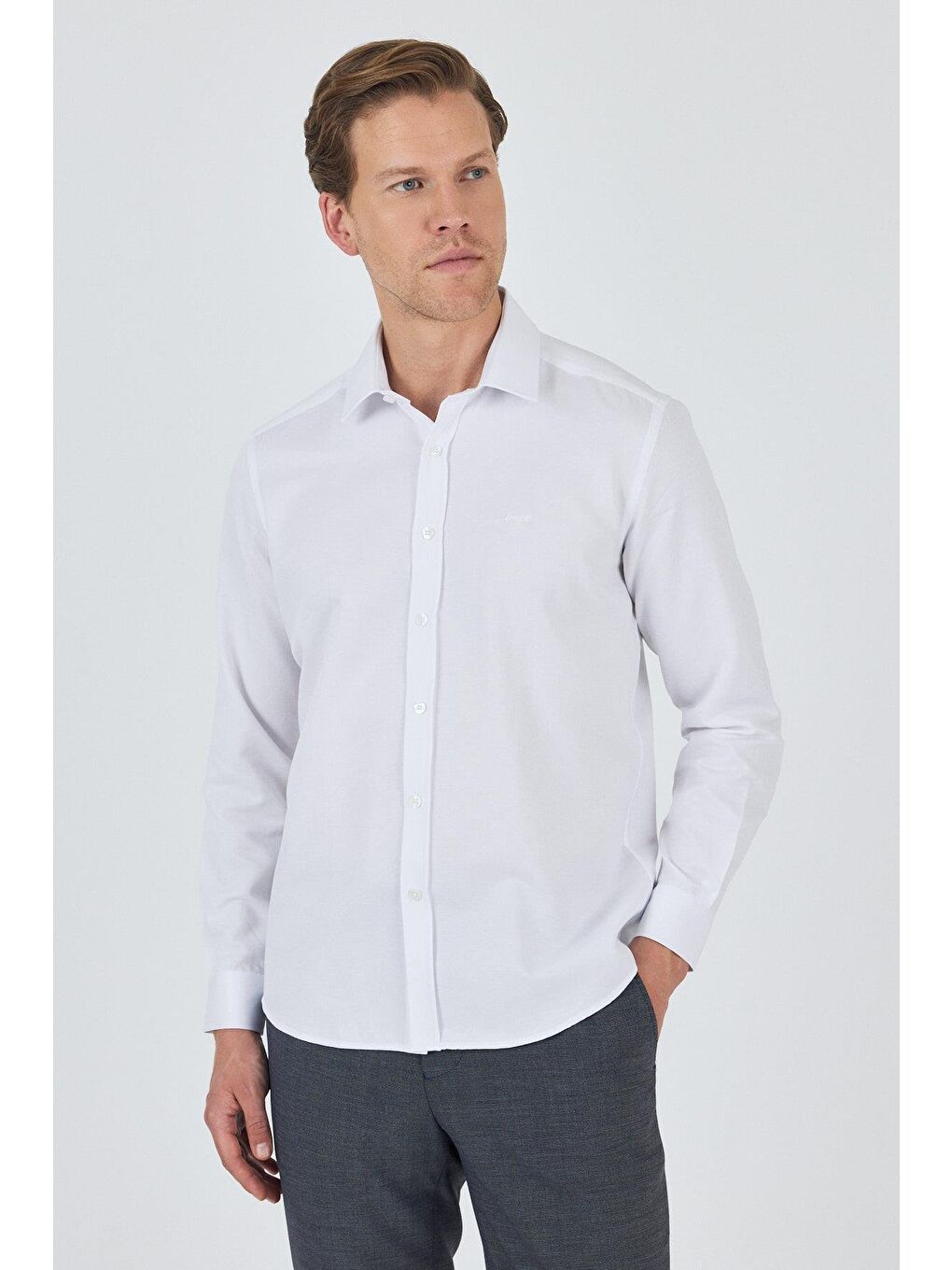 Beyaz Uzun Kol Desenli Armürlü Sert Yaka Cepsiz Pamuklu Classic Slim Fit Gömlek 1004250185-2