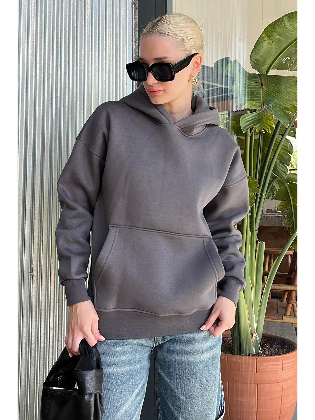 Madmext Füme Kapüşonlu Şardonlu Oversize Cepli Sweatshirt MG2206