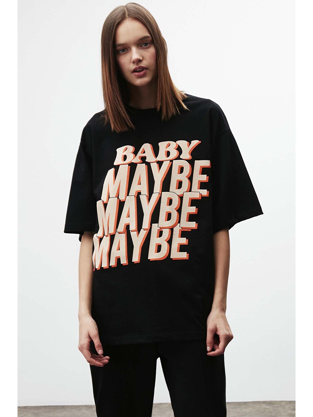 Maybe Kadın Yazı Kalıp Baskılı Oversize Fit %100 Organik Pamuklu Bisiklet Yaka Siyah T-shirt-4