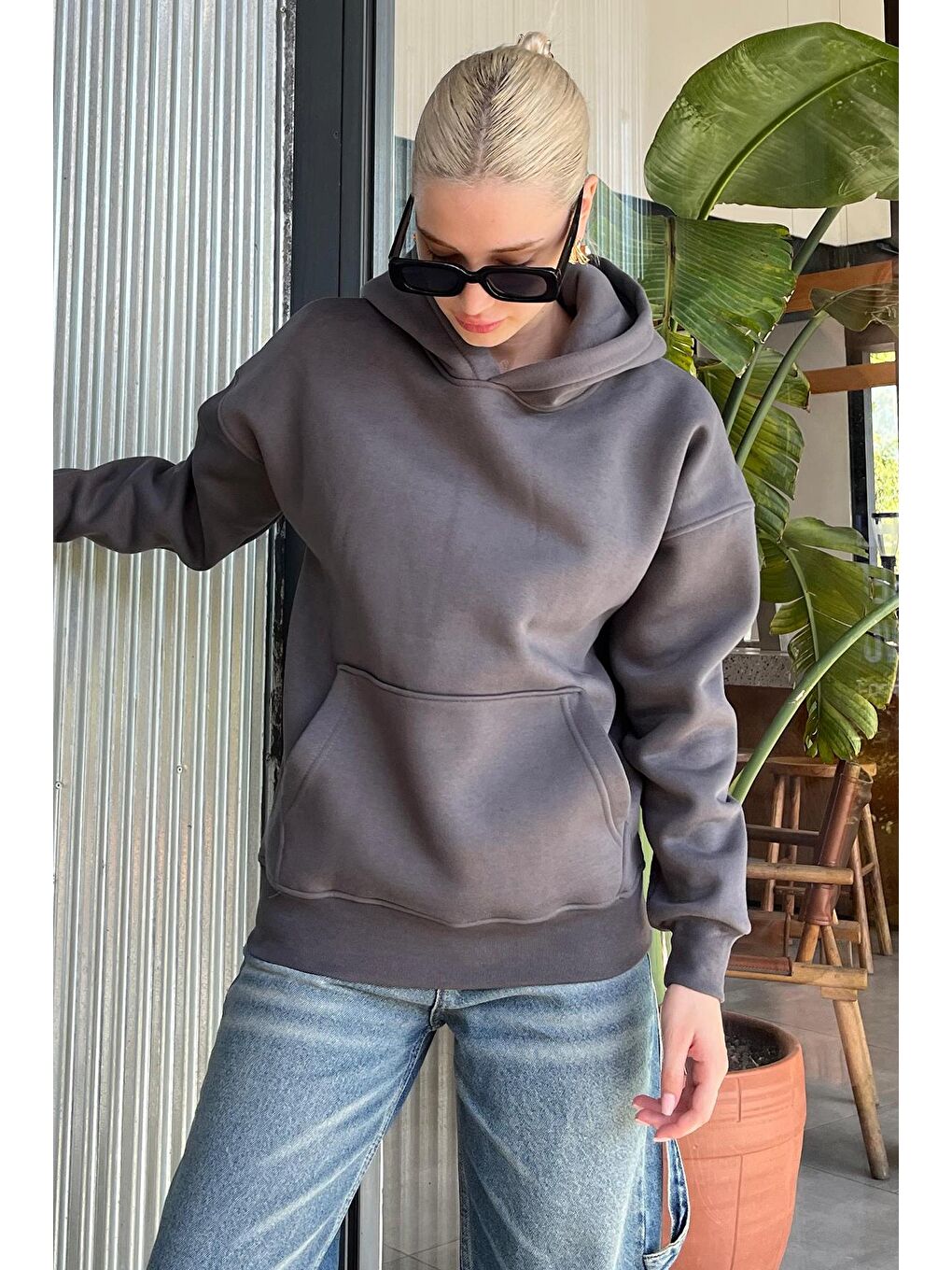 Madmext Füme Kapüşonlu Şardonlu Oversize Cepli Sweatshirt MG2206 - 4