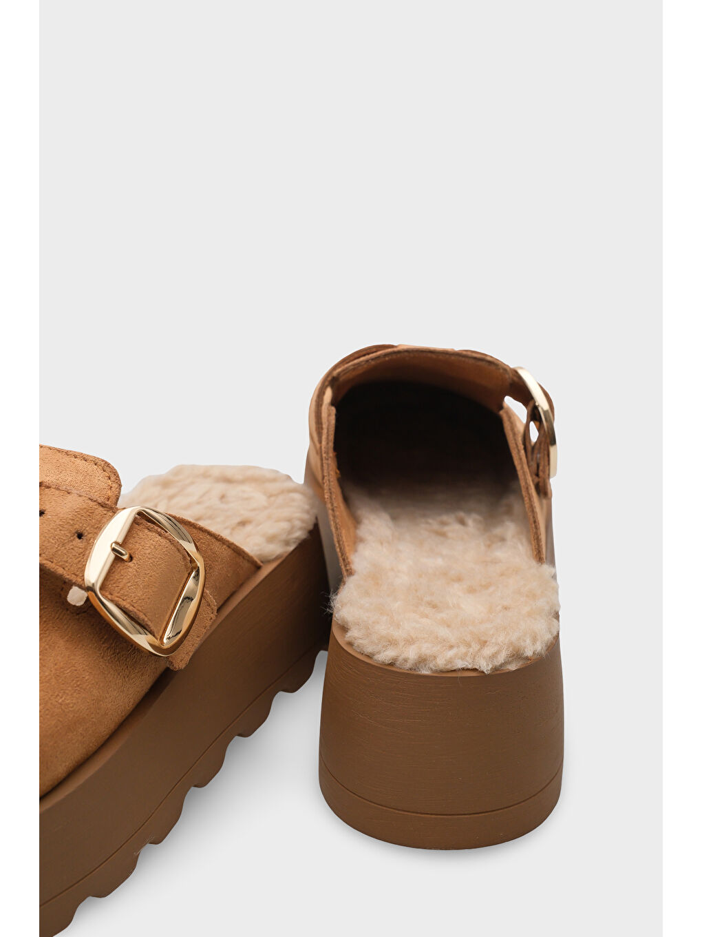 Kahverengi Leticia Kürklü Süet Görünümlü Kadın Sabo-3