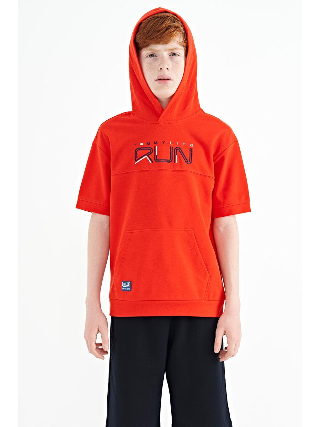 TOMMYLIFE Koyu Kırmızı Fiesta Kanguru Cepli Kapüşonlu Oversize Erkek Çocuk T-Shirt - 11160