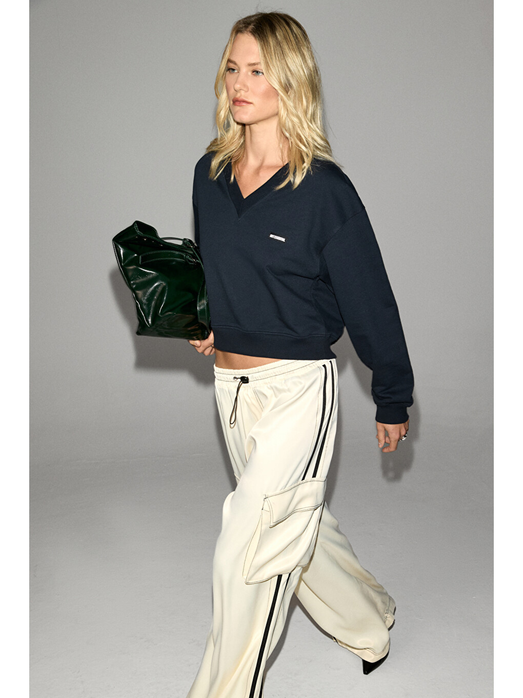 Valenne Kadın V Yaka Etiket Detaylı Regular Lacivert Sweatshirt-3