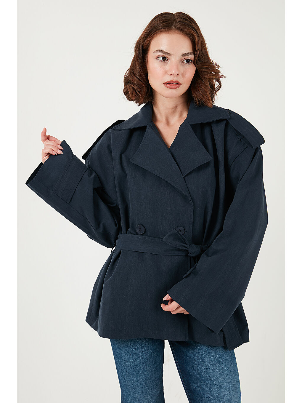 Lacivert Oversize Fit Kruvaze Yaka Kuşaklı Düğmeli Trençkot 6839609-2