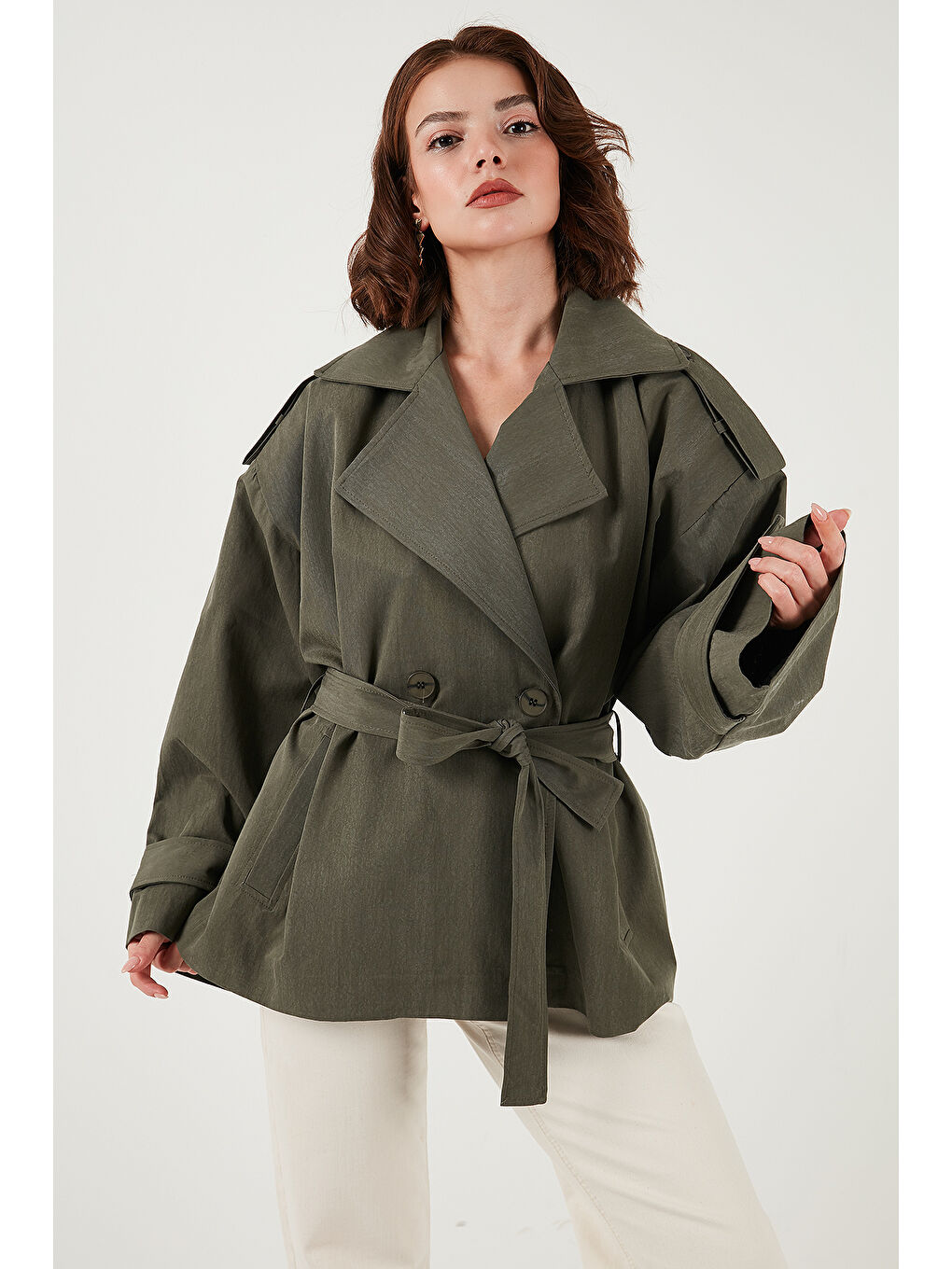 Haki Oversize Fit Kruvaze Yaka Kuşaklı Düğmeli Trençkot 6839609-2