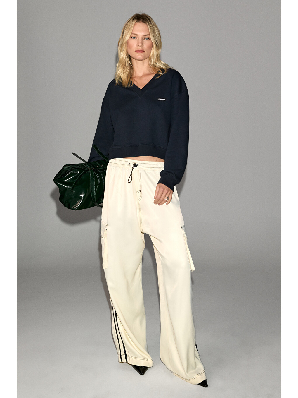 Valenne Kadın V Yaka Etiket Detaylı Regular Lacivert Sweatshirt-4