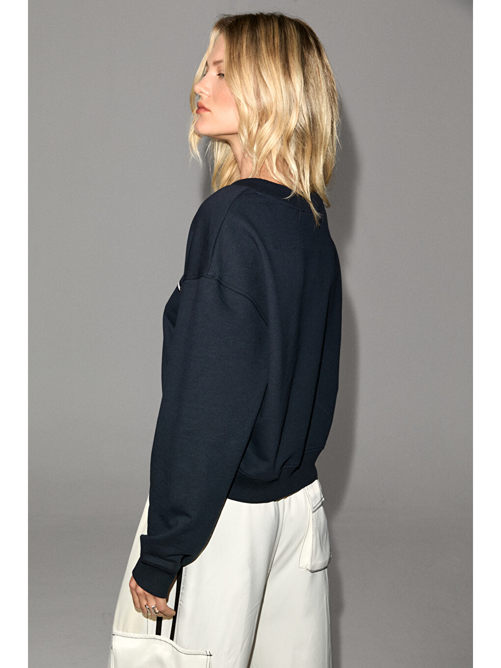 Valenne Kadın V Yaka Etiket Detaylı Regular Lacivert Sweatshirt-5