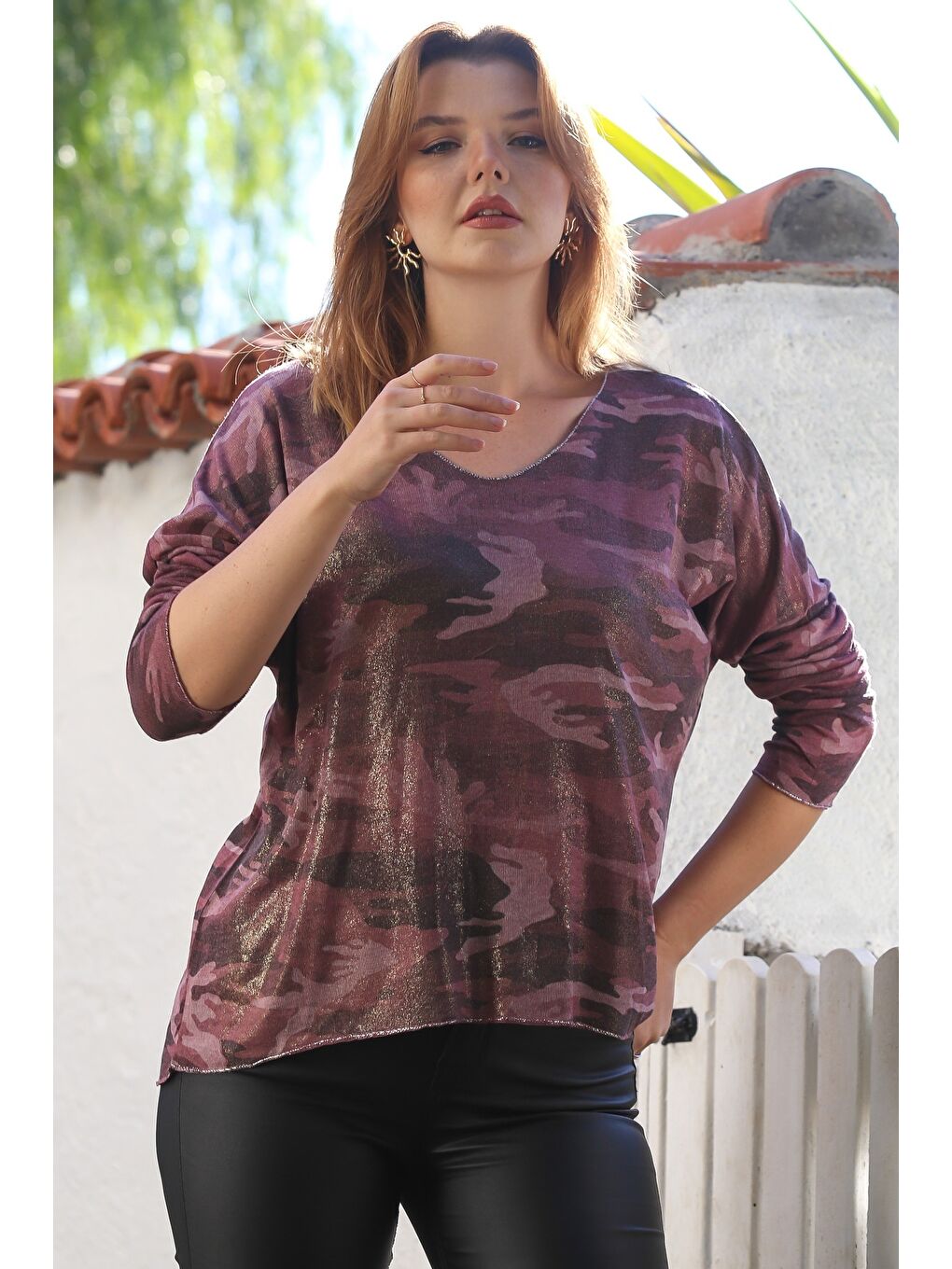 İtalyan Bordo V Yaka Uzun Kol Kamuflaj İnce Yaka Ve Etek Ucu Lurex İpli Casual Triko Bluz 68 65