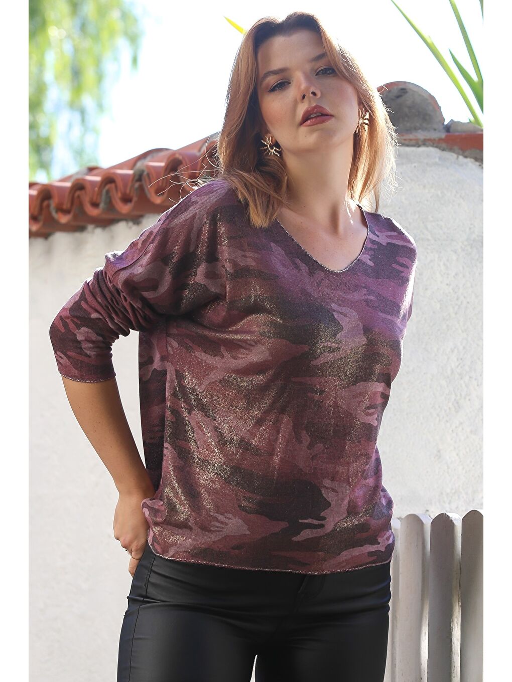 İtalyan Bordo V Yaka Uzun Kol Kamuflaj İnce Yaka Ve Etek Ucu Lurex İpli Casual Triko Bluz 68 65-2