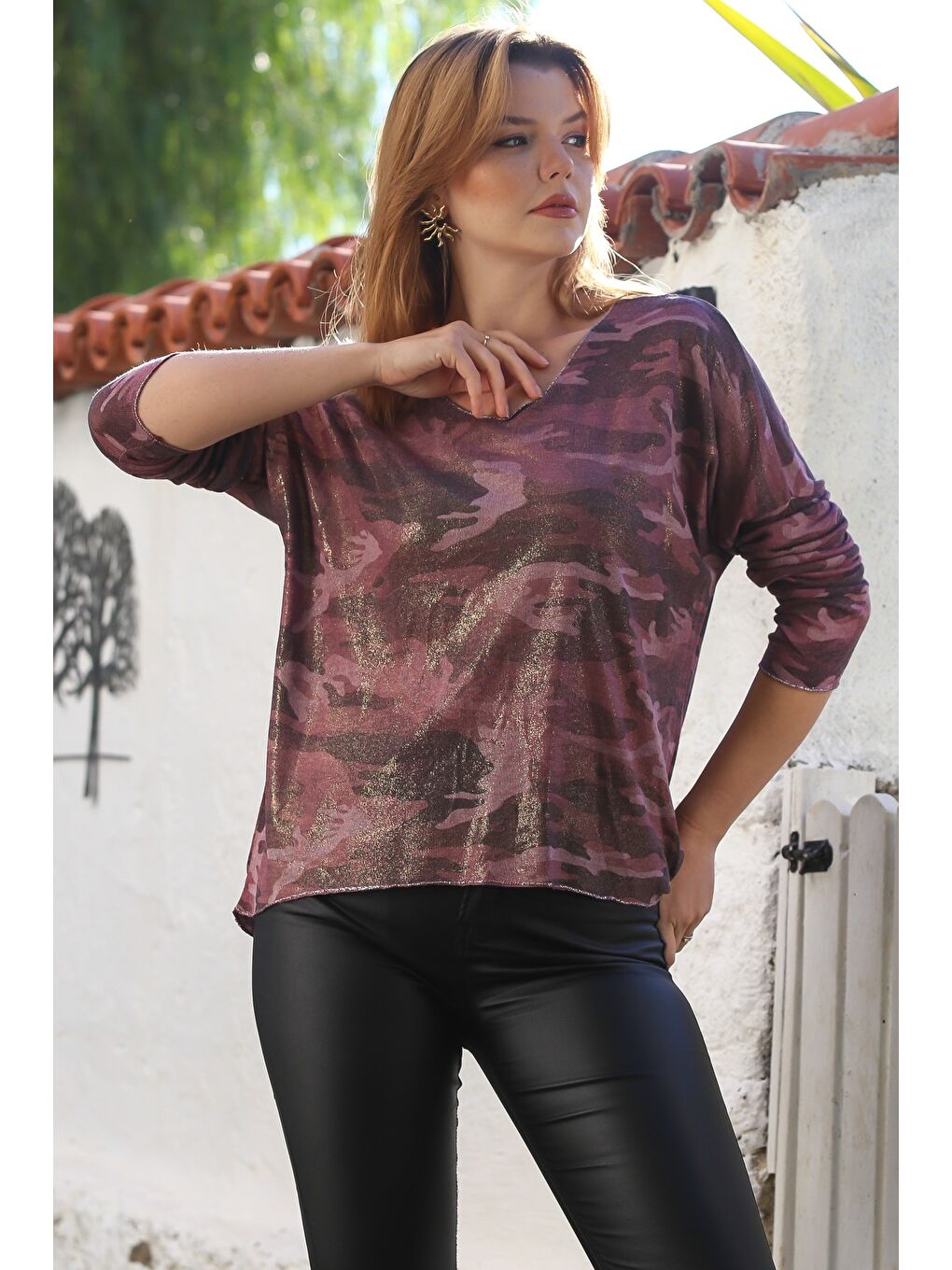 İtalyan Bordo V Yaka Uzun Kol Kamuflaj İnce Yaka Ve Etek Ucu Lurex İpli Casual Triko Bluz 68 65-4