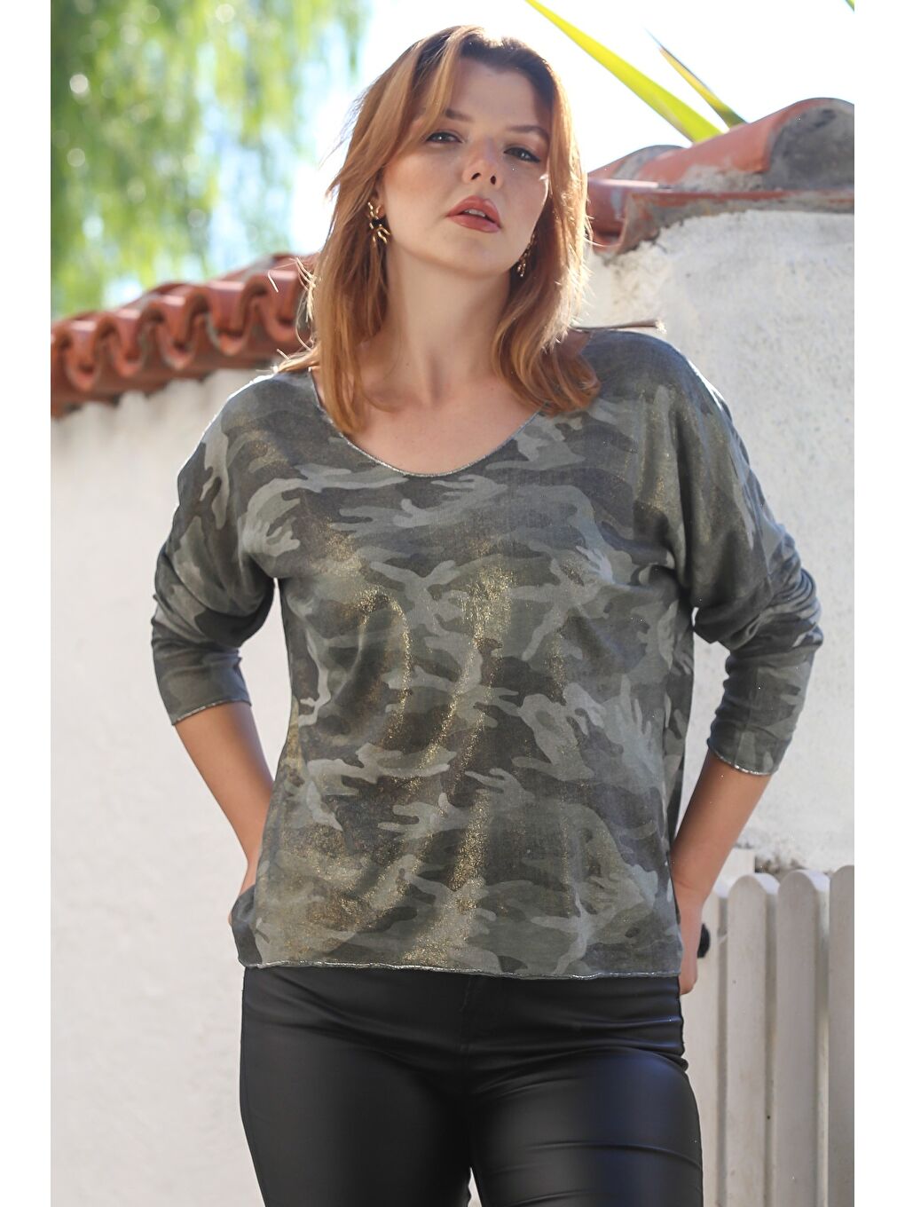 İtalyan Haki V Yaka Uzun Kol Kamuflaj İnce Yaka Ve Etek Ucu Lurex İpli Casual Triko Bluz 68 65