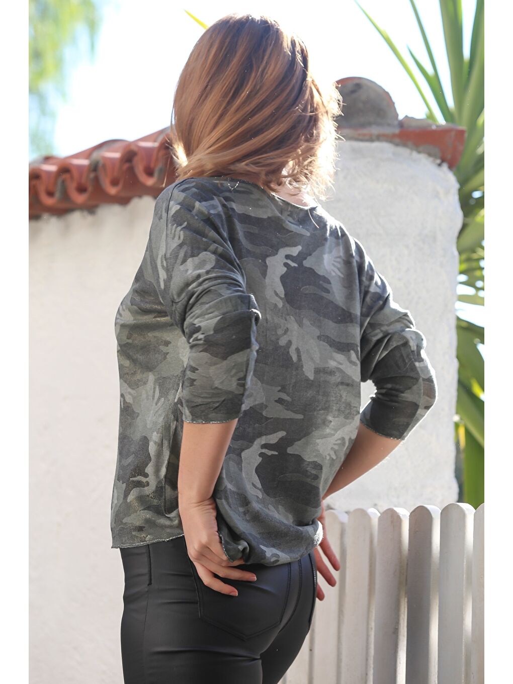 İtalyan Haki V Yaka Uzun Kol Kamuflaj İnce Yaka Ve Etek Ucu Lurex İpli Casual Triko Bluz 68 65-4