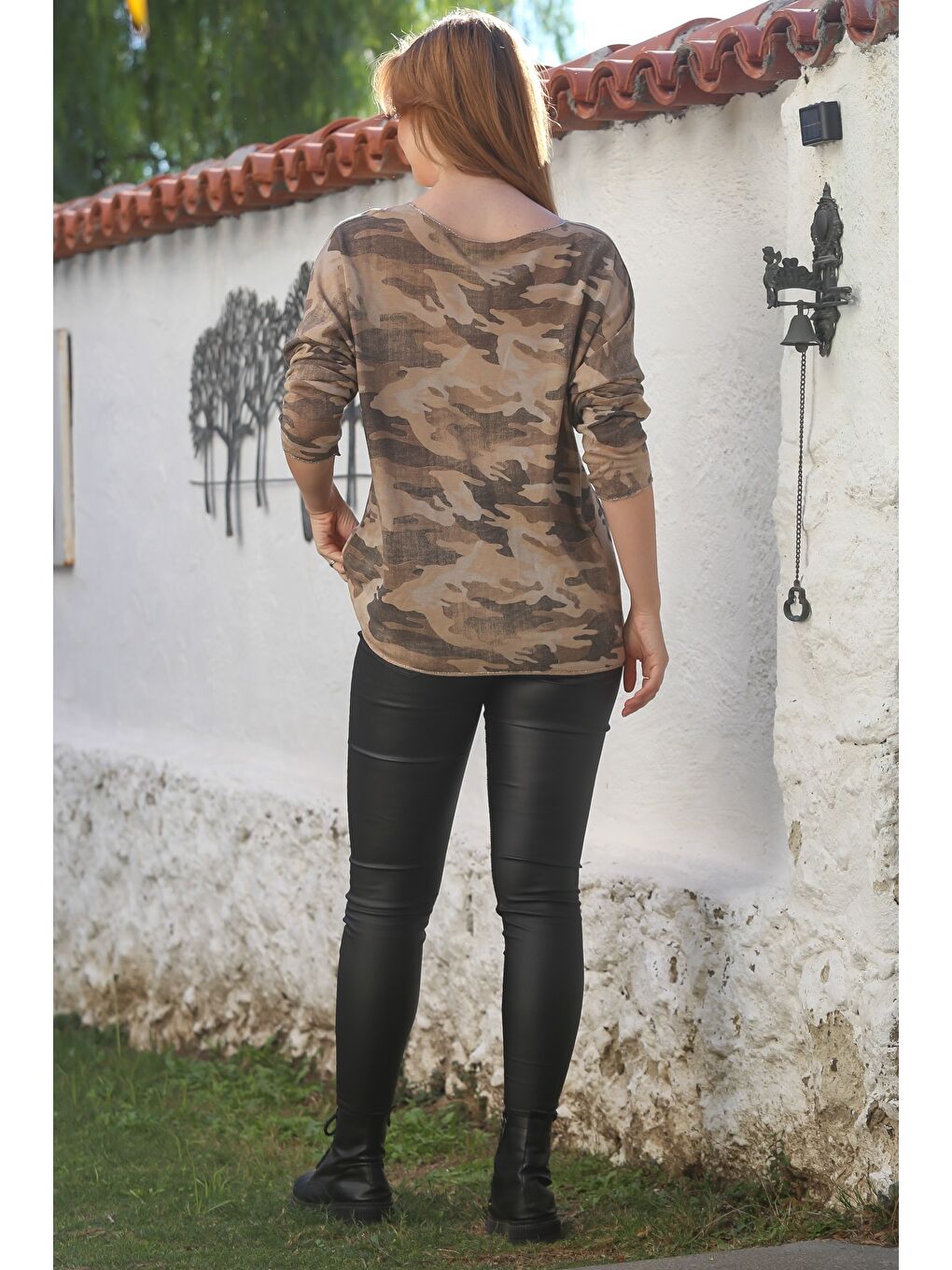 Kahverengi İtalyan Açık Kahve V Yaka Uzun Kol Kamuflaj İnce Yaka Ve Etek Ucu Lurex İpli Casual Triko Bluz 68 65-7