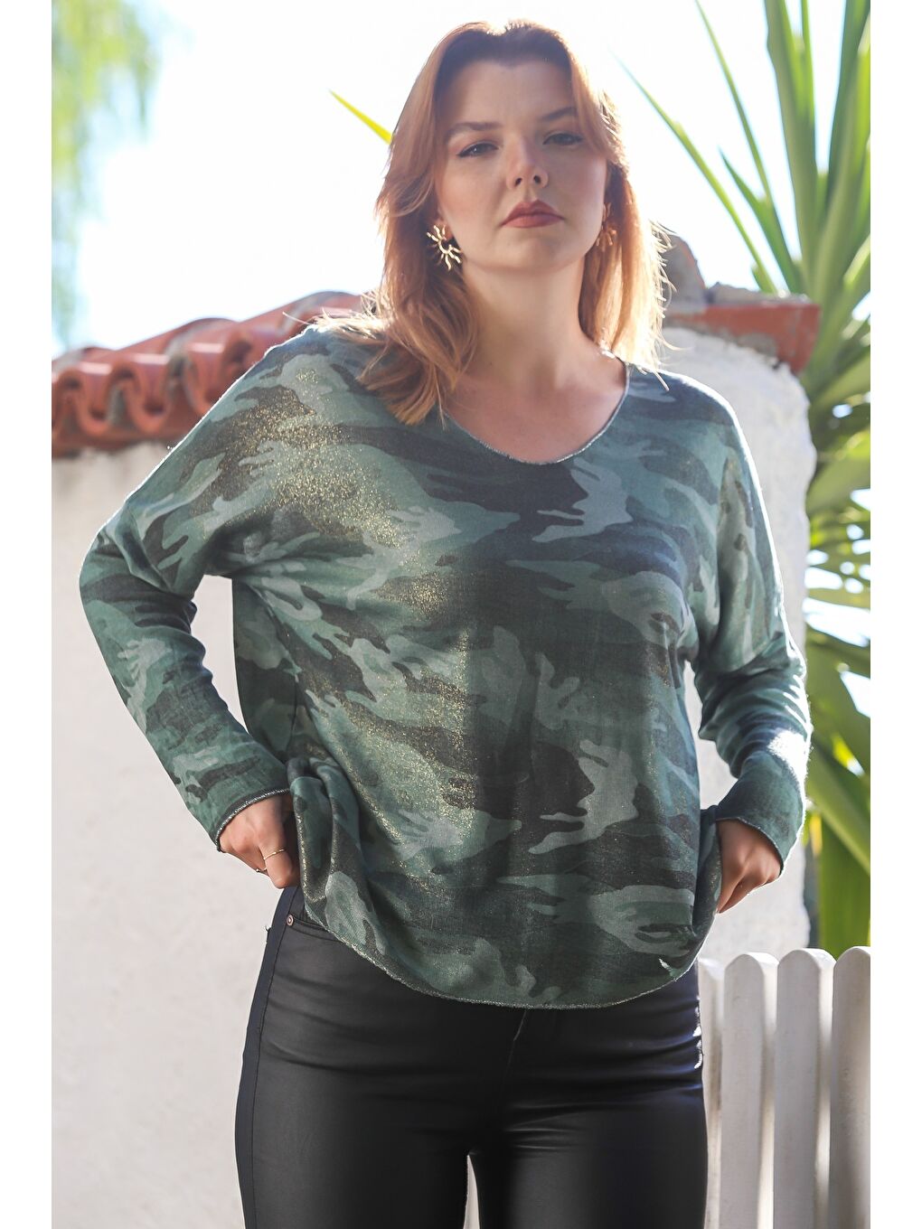 İtalyan Yeşil V Yaka Uzun Kol Kamuflaj İnce Yaka Ve Etek Ucu Lurex İpli Casual Triko Bluz 68 65