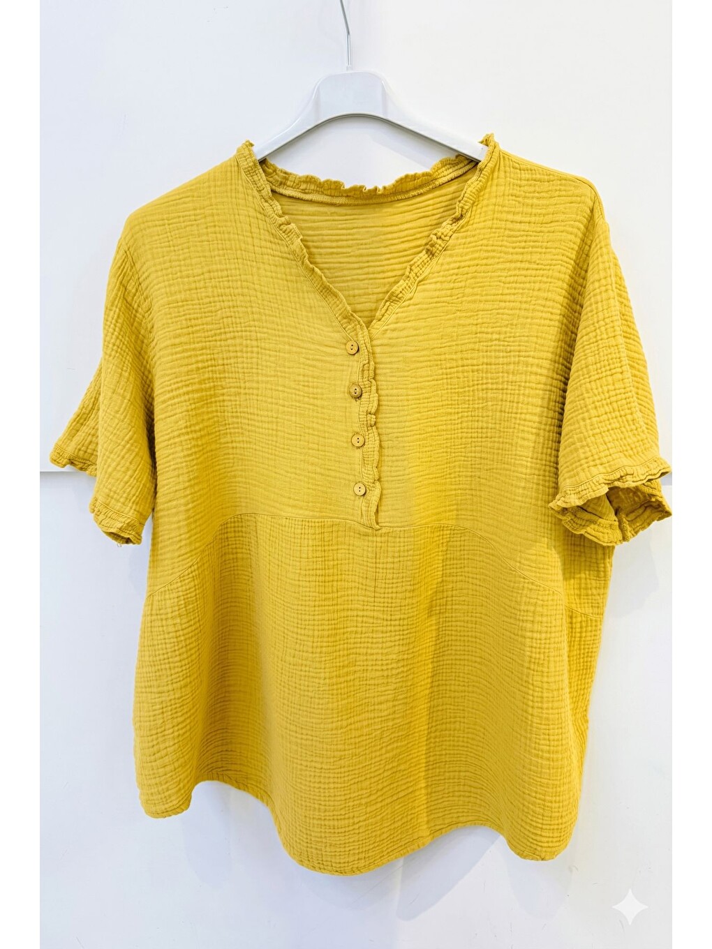 Sarı V Yaka Kısa Kol Düğmeli Yaka Ve Kolucu Fırfırlı Casual Müslin Oversize Dokuma Bluz 77 70-6