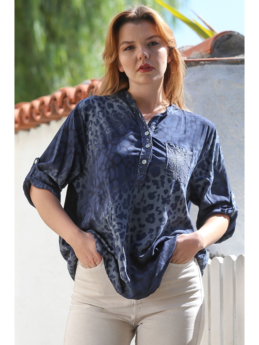 İtalyan Lacivert Hakim Yaka Düğmeli Uzun Kollu Leopar Desenli Cepli Arkası Uzun Dokuma Bluz 72 65