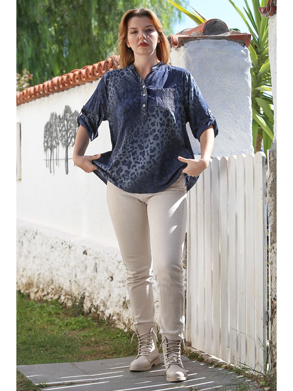 İtalyan Lacivert Hakim Yaka Düğmeli Uzun Kollu Leopar Desenli Cepli Arkası Uzun Dokuma Bluz 72 65-6