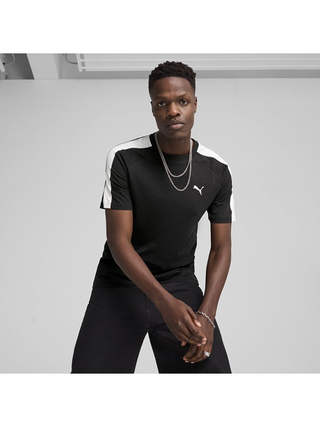 T7 Erkek Siyah Yuvarlak Yaka Tişört-1