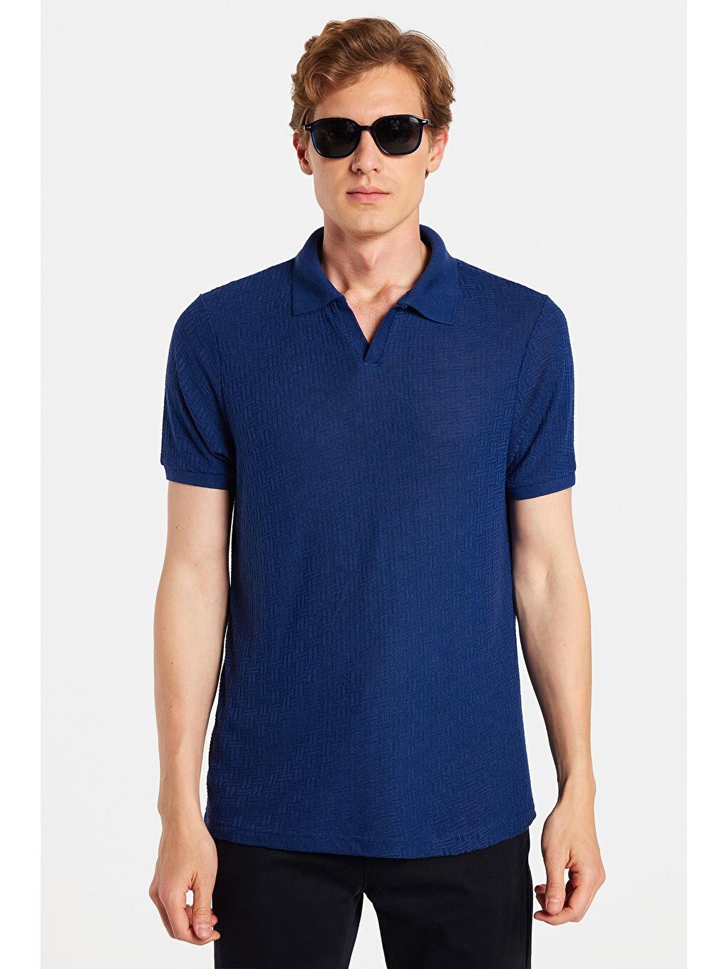 Erkek Slim Fit Dar Kesim Viskon Kumaş Desenli Düz Pike Düğmesiz Lacivert Polo Yaka Tişört-3