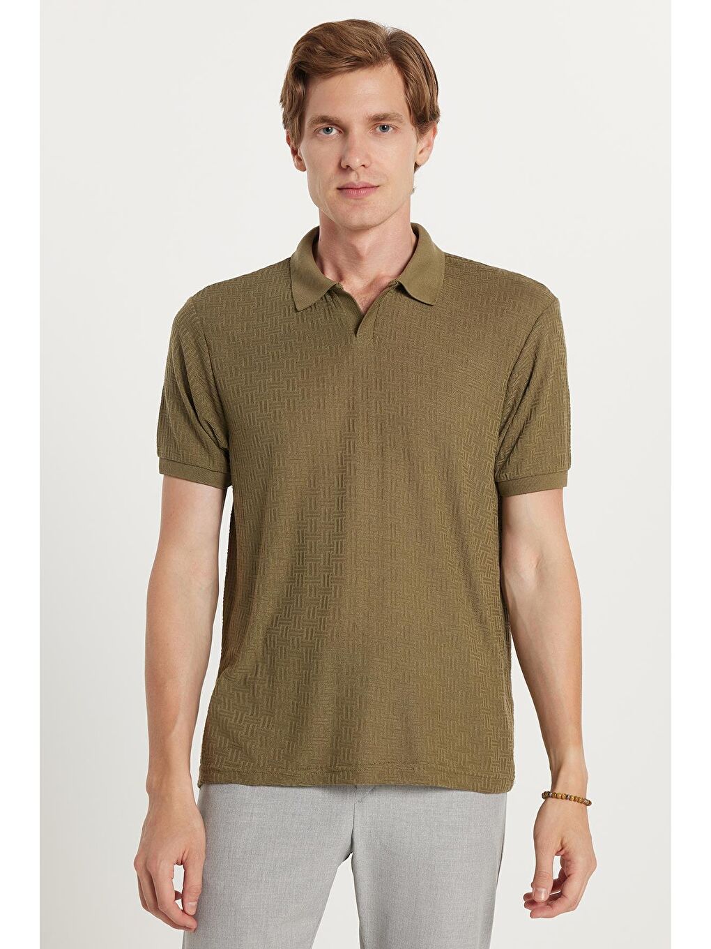 Erkek Slim Fit Dar Kesim Viskon Kumaş Desenli Düz Pike Düğmesiz Haki Polo Yaka Tişört-3