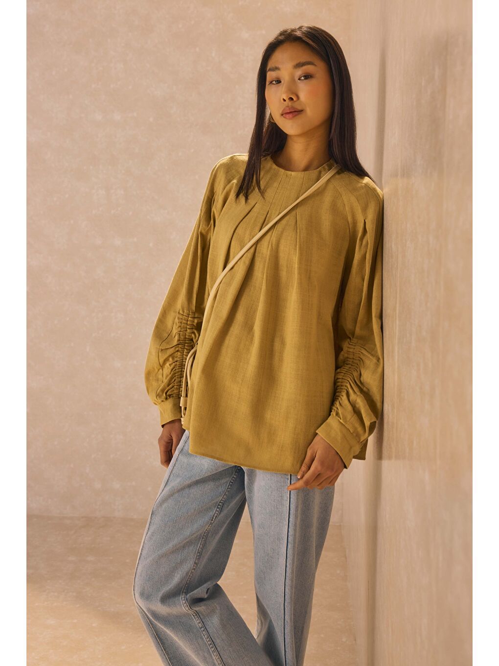 Kahverengi Kol Büzgülü Pamuk Keten Tunik Açık Camel-3