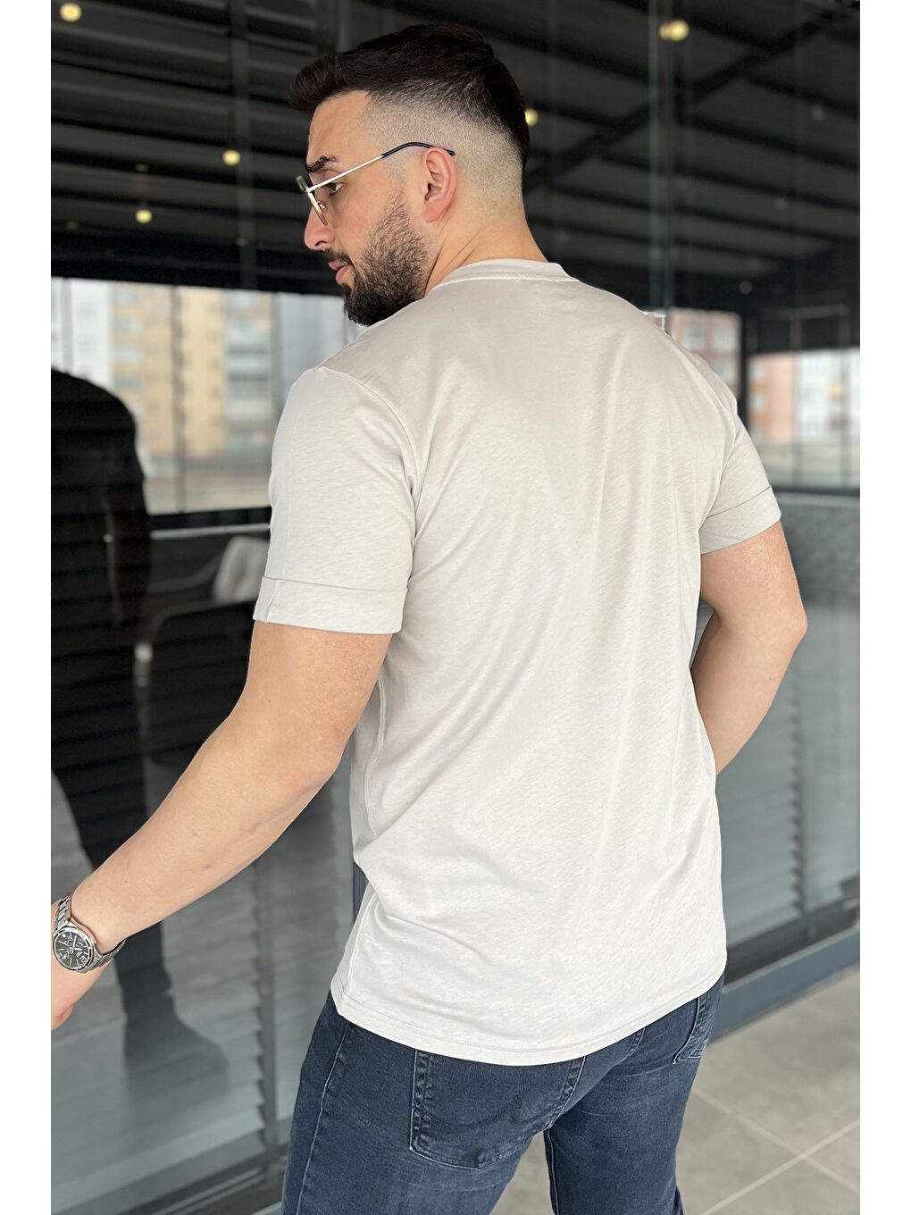 Bej Kol Katlamalı Baskılı Erkek Tişört-2