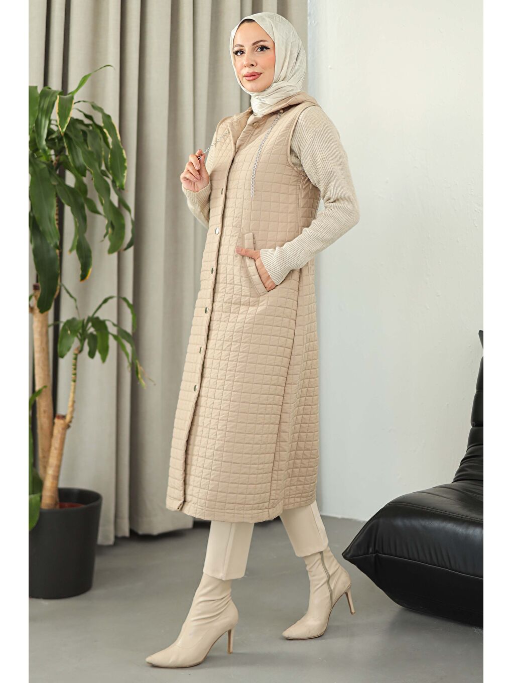 Bej Cepli Zincir Detaylı Kapitone Yelek Vizon - 27824-VIZON-1