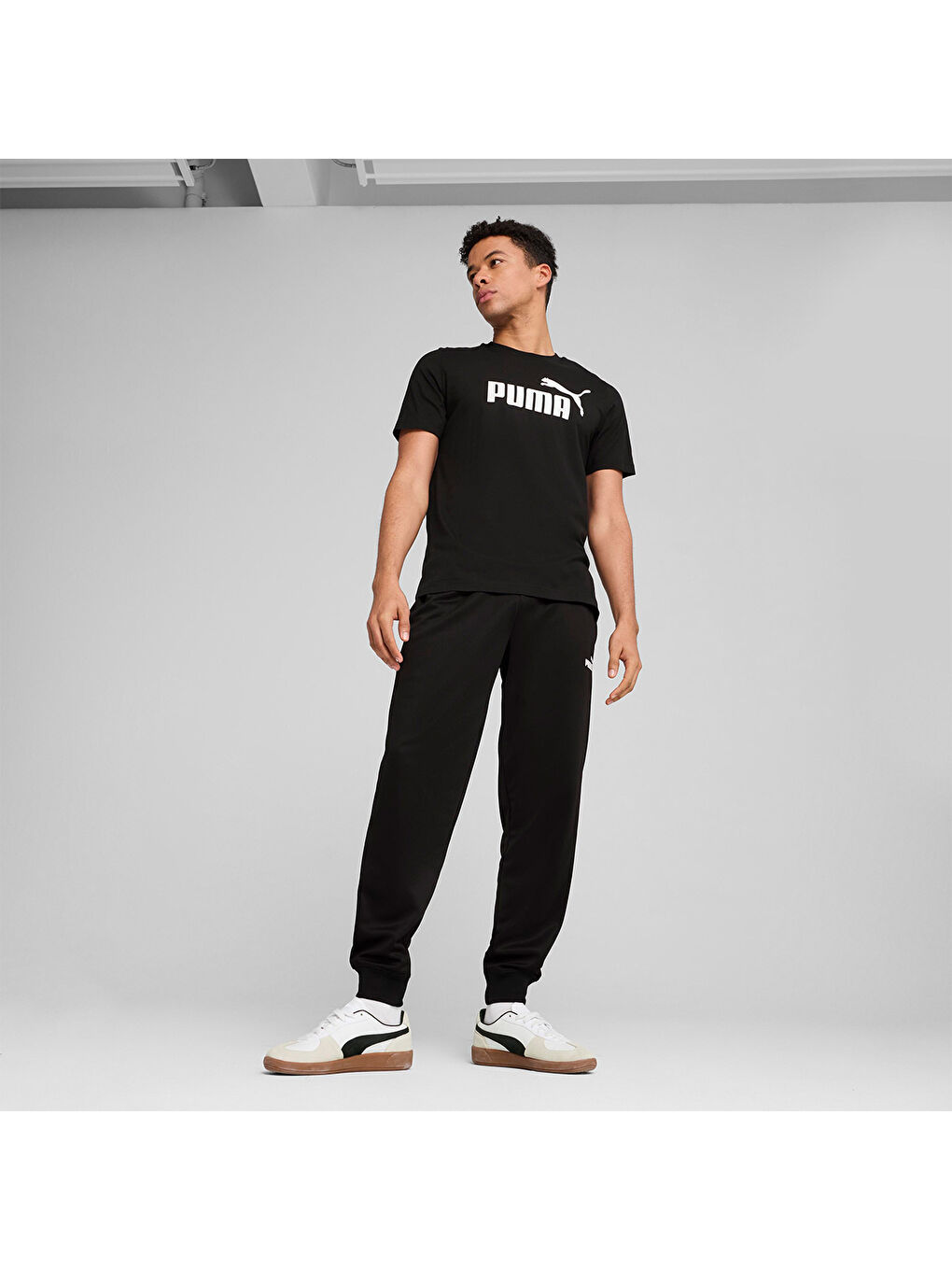 Essentials No 1 Logo Erkek Siyah Yuvarlak Yaka Tişört-2