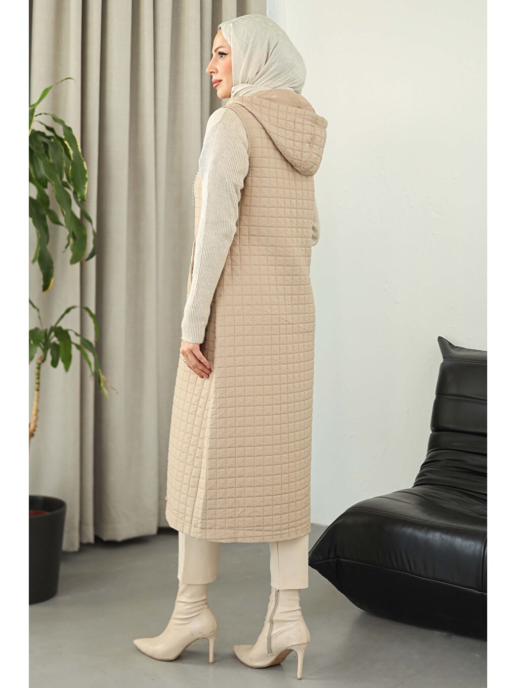 Bej Cepli Zincir Detaylı Kapitone Yelek Vizon - 27824-VIZON-5