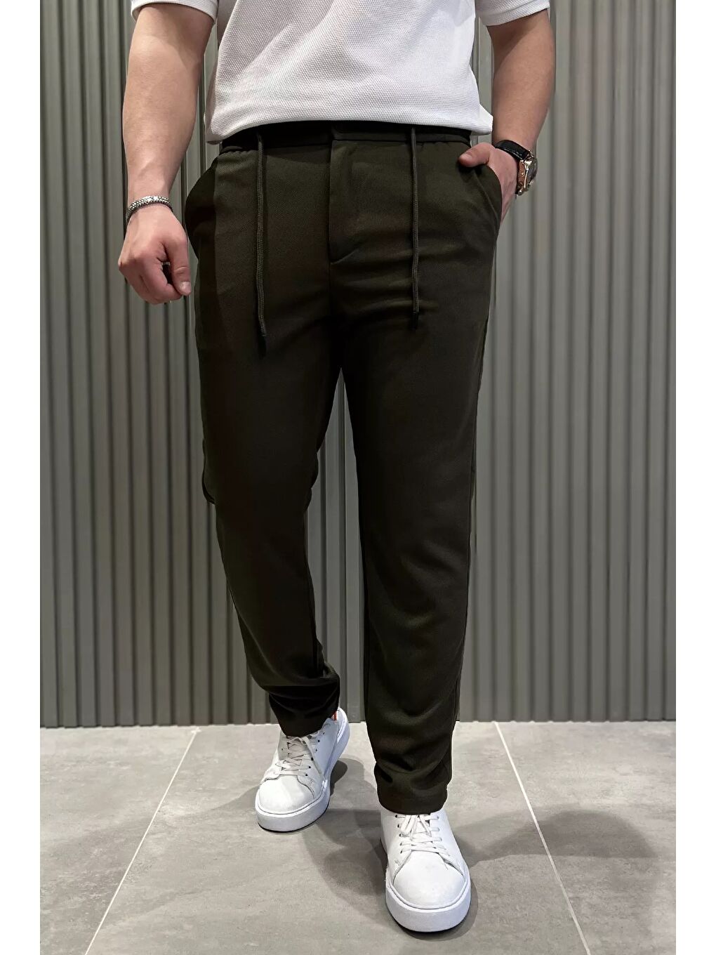 Haki Bel Bağcıklı Düz Paça Erkek Jogger Pantolon