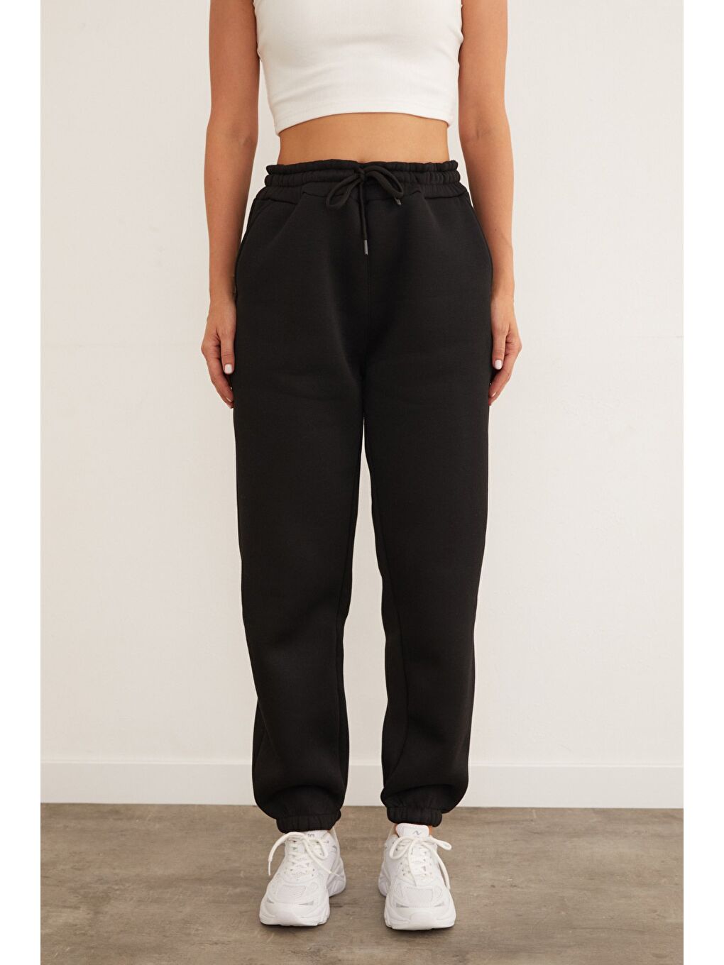 Siyah 3 İplik Beli Bağcıklı Jogger Eşofman Altı-4