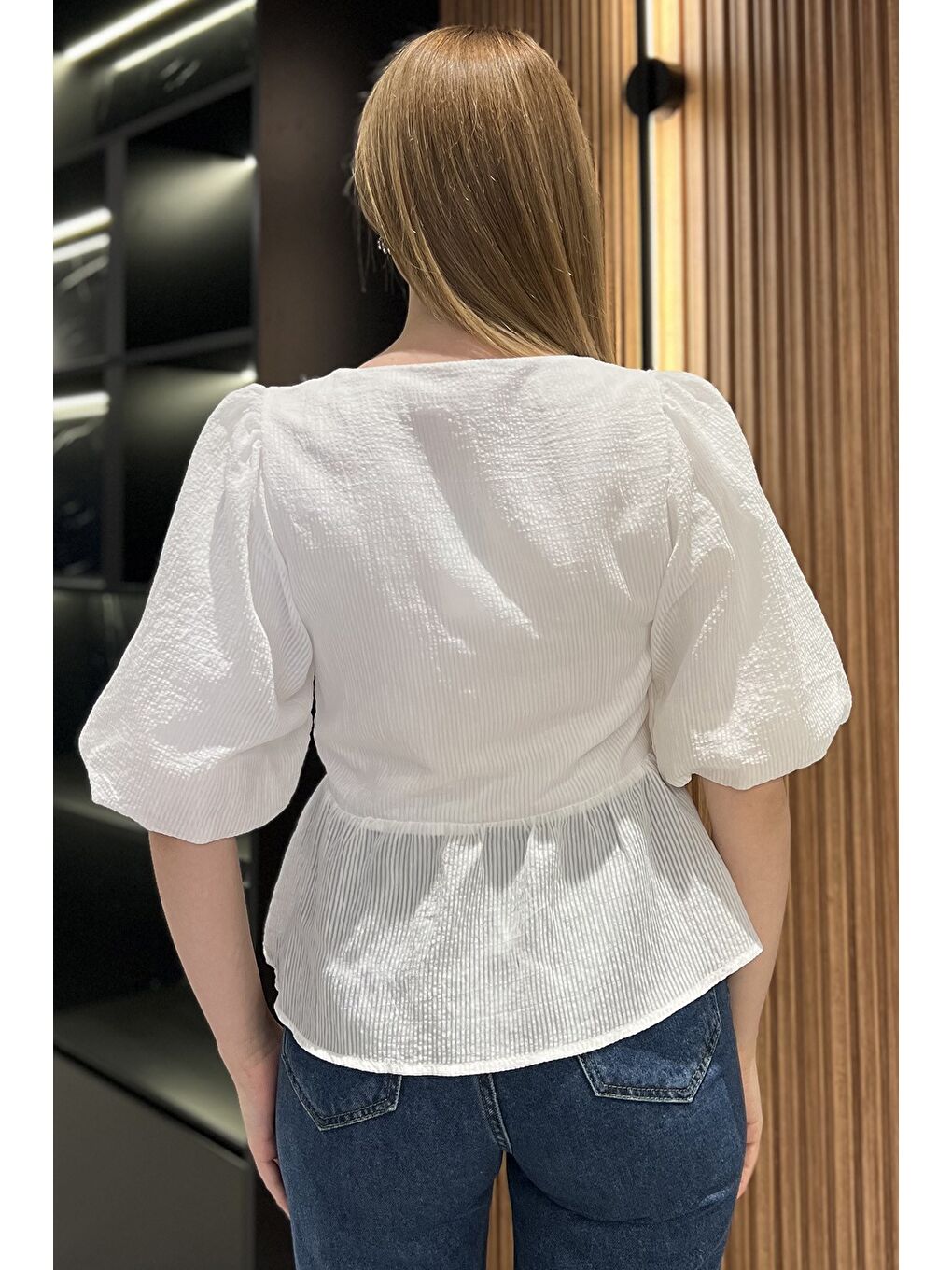 Ekru Kare Yaka Ön Bağlamalı Kadın Bluz-2