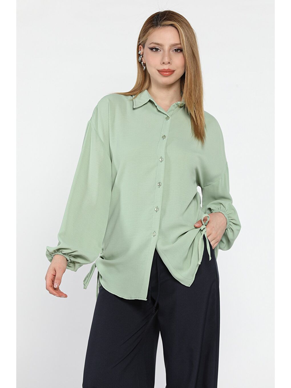 Yeşil Yan Büzgülü Bağcıklı Kadın Gömlek-1