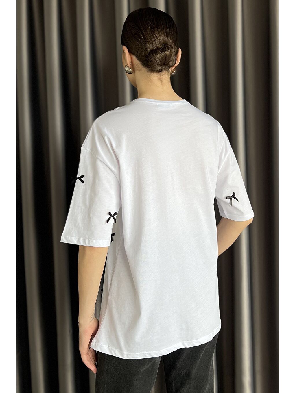 Beyaz Kadın Bisiklet Yaka Fiyonklu Tişört-2