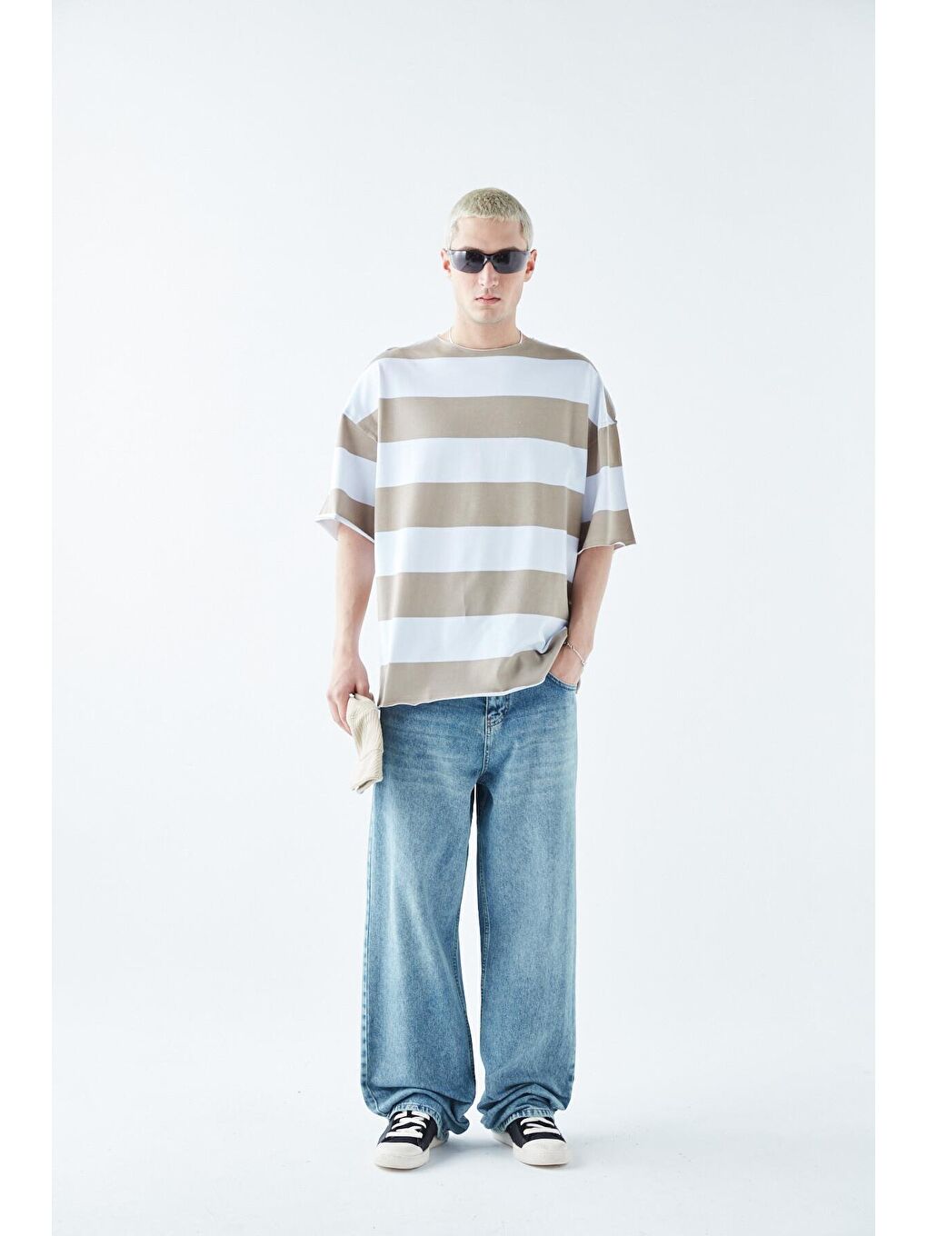 Bej Dijital Baskılı Şeritli %100 Pamuk Oversize Tişört Vizon-4