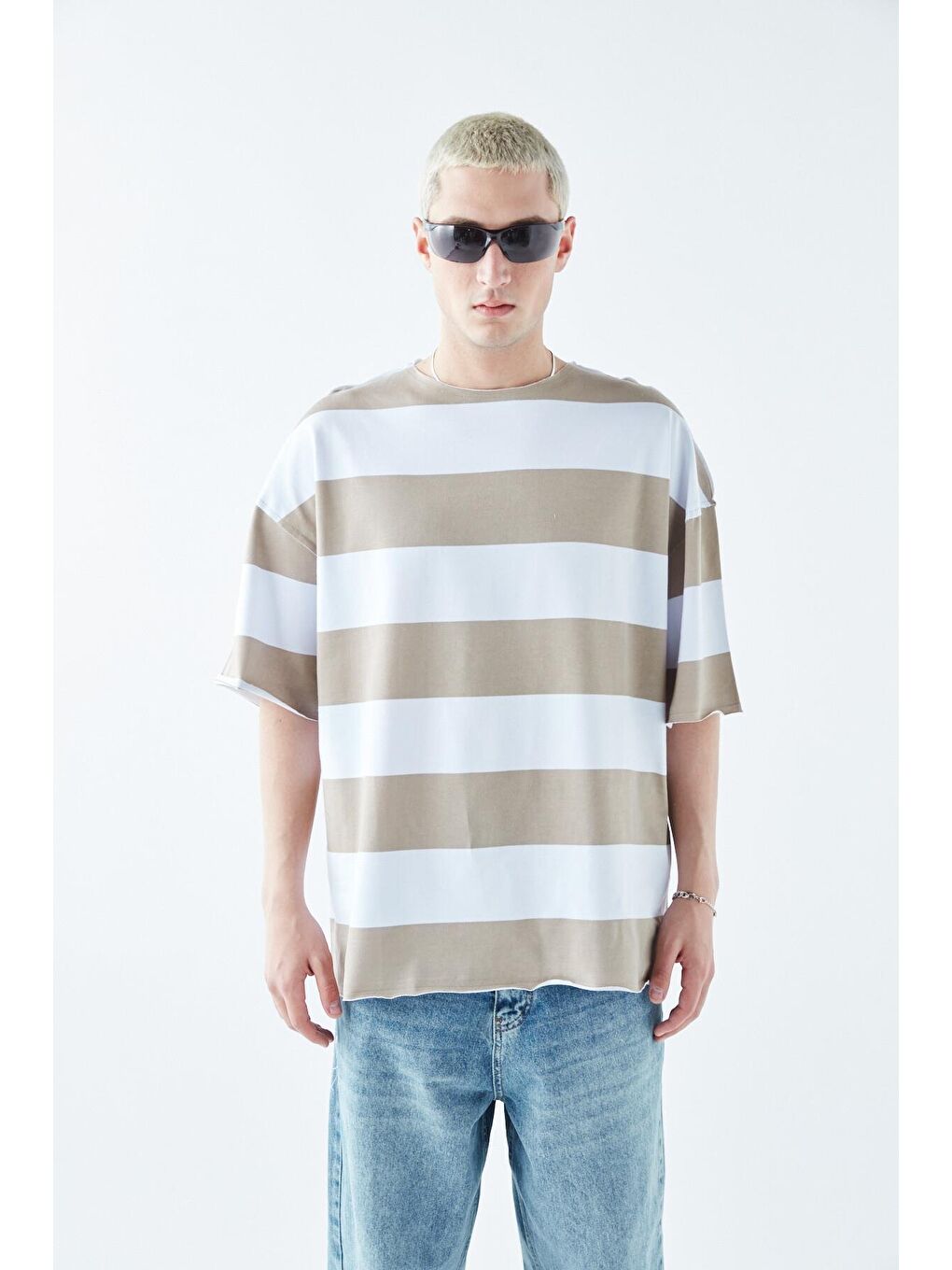 Bej Dijital Baskılı Şeritli %100 Pamuk Oversize Tişört Vizon-5