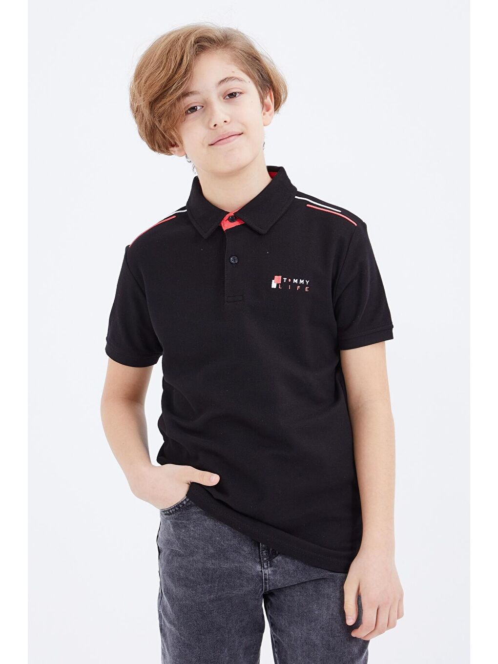 TOMMYLIFE Siyah Yazı Nakışlı Kısa Kollu Polo Yaka Erkek Çocuk T-Shirt  - 10896