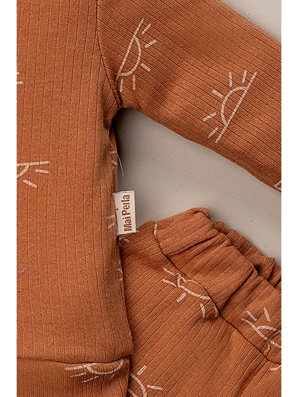 Kahverengi Alt Üst Uzun Kollu Takım Güneş Desenli 2 li Bebek Takımı-1