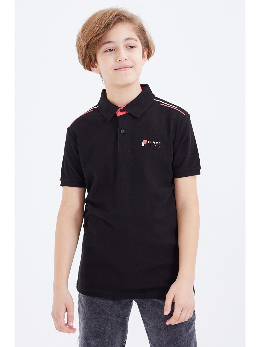 TOMMYLIFE Siyah Yazı Nakışlı Kısa Kollu Polo Yaka Erkek Çocuk T-Shirt  - 10896 - 2